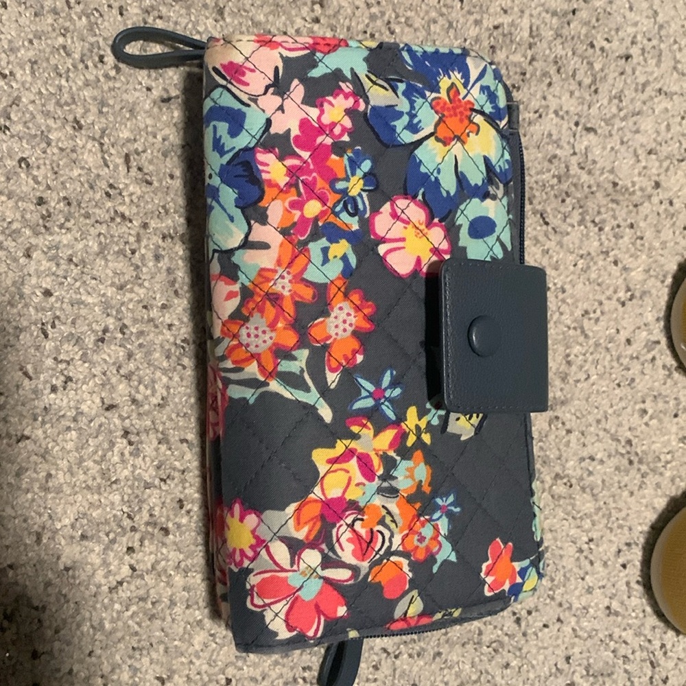 Vera bradley wallet